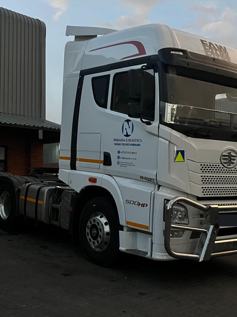 Niraida Logistics freight truck in Johannesburg, faw 500hp tractor